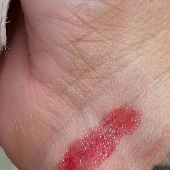 PERSONA E- BALM TINTED LIP HYDRATION IN THE COLOR MANIFEST - Picture 8 of 8